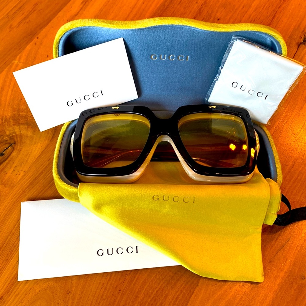HARD TO FIND!Authentic GUCCI oversized flip-up sunglasses